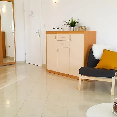 Apartments Beti - 70 M From Sea Apartment *