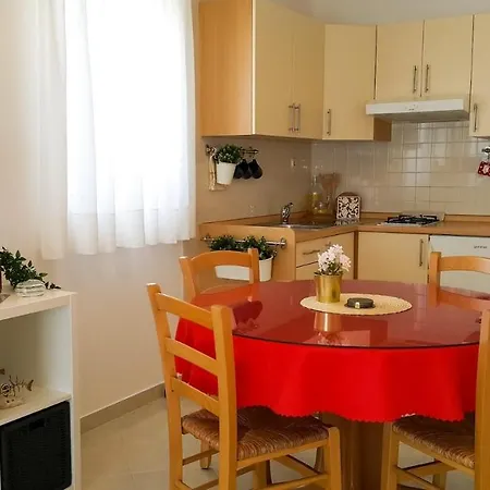 Apartments Beti - 70 M From Sea Apartment *
