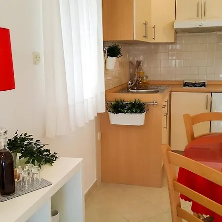 Apartments Beti - 70 M From Sea Apartment *