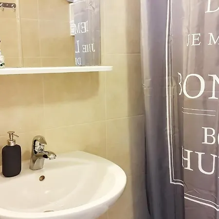Apartments Beti - 70 M From Sea * Betina (Sibenik-Knin)